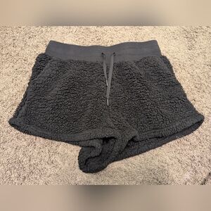 Popflex Faux Sherpa Short with Pockets